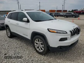 2016 Jeep Cherokee Latitude with VIN 1C4PJMCS2GW280690, listed as a Copart auction lot 63373105 with 133,551 mi miles and Salvage title. Bid and sale history available at DreamBid. Image 4.