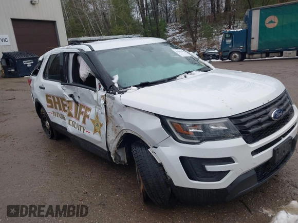 2019 Ford Police Interceptor Utility z VIN 1FM5K8AR3KGA30854, wystawiony jako IAAI lot #41907581 z przebiegiem 126 290 mil mil oraz . Historia ofert i sprzedaży dostępna na DreamBid. Obrazek 6.