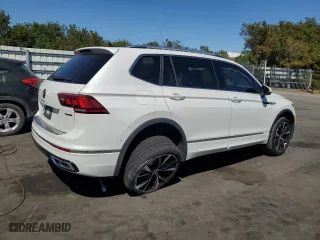 2024 Volkswagen Tiguan SEL R-Line with VIN 3VV4B7AX9RM043389, listed as a Copart auction lot 48455955 with 8,707 mi miles and Salvage Title. Bid and sale history available at carsss.com. Image 3.