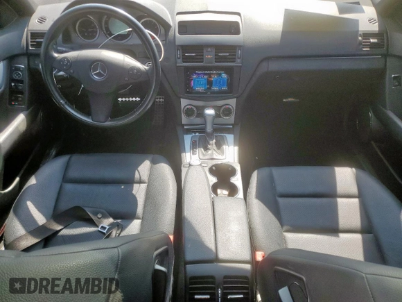 2011 Mercedes-Benz C 300 Sport z VIN WDDGF5EB6BR153278, wystawiony jako Copart lot #61150975 z przebiegiem 95 892 mil mil oraz Szkoda całkowita • Salvage title. Historia ofert i sprzedaży dostępna na DreamBid. Obrazek 8.