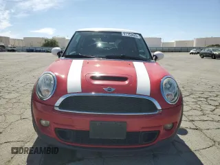 2011 MINI Hardtop S with VIN WMWSV3C50BTY12562, listed as a Copart auction lot 61183425 with 125,126 mi miles and Salvage title. Bid and sale history available at DreamBid. Image 5.