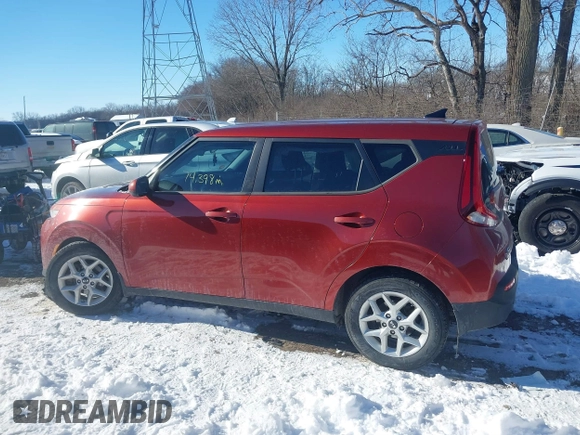2020 Kia Soul LX with VIN KNDJ23AU6L7097430, listed as a IAAI auction lot 41288206 with 74,398 mi miles. Bid and sale history available at carsss.com. Image 14.