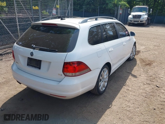 2012 Volkswagen Jetta TDI w/Sunroof & Nav with VIN 3VWPL7AJ0CM703490, listed as a IAAI auction lot 42492781 with 151,988 mi miles and . Bid and sale history available at DreamBid. Image 4.