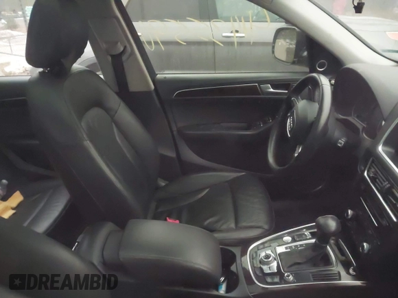 2014 Audi Q5 Premium Plus z VIN WA1DGAFPXEA091359, wystawiony jako IAAI lot #41435590 z przebiegiem 181 440 mil mil oraz . Historia ofert i sprzedaży dostępna na DreamBid. Obrazek 5.