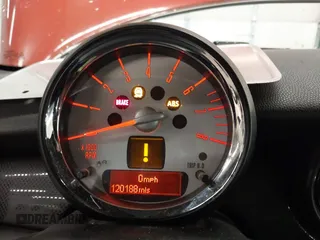 2013 MINI Hardtop S z VIN WMWSV3C56DT476032, wystawiony jako IAAI lot #42265885 z przebiegiem 120 188 mil mil oraz . Historia ofert i sprzedaży dostępna na DreamBid. Obrazek 7.