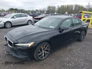 2019 Volvo S60 Momentum with VIN 7JRA22TK5KG018383, listed as a IAAI auction lot 42146289 with 111,227 mi miles. Bid and sale history available at carsss.com. Image 17.