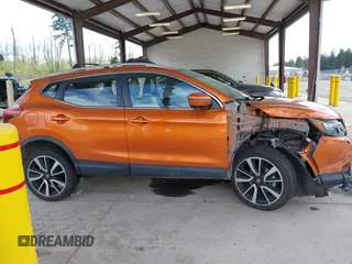 2017 Nissan Rogue Sport SL with VIN JN1BJ1CR7HW106222, listed as a IAAI auction lot 42085022 with 87,389 mi miles. Bid and sale history available at carsss.com. Image 14.