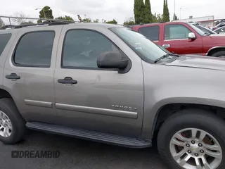 2007 Chevrolet Tahoe LS z VIN 1GNFC13C77R262981, wystawiony jako IAAI lot #41457057 z przebiegiem 116 394 mil mil oraz . Historia ofert i sprzedaży dostępna na DreamBid. Obrazek 13.