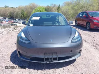 2022 Tesla Model 3 Long Range z VIN 5YJ3E1EB6NF260118, wystawiony jako IAAI lot #42139962 z przebiegiem 52 566 mil mil oraz . Historia ofert i sprzedaży dostępna na DreamBid. Obrazek 13.