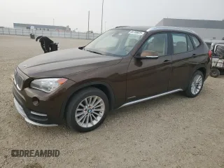 2015 BMW X1 xDrive28i z VIN WBAVL1C58FVY41258, wystawiony jako Copart lot #60709025 z przebiegiem 195 414 mil mil oraz Czysty tytuł • Clean title. Historia ofert i sprzedaży dostępna na DreamBid. Obrazek 1.