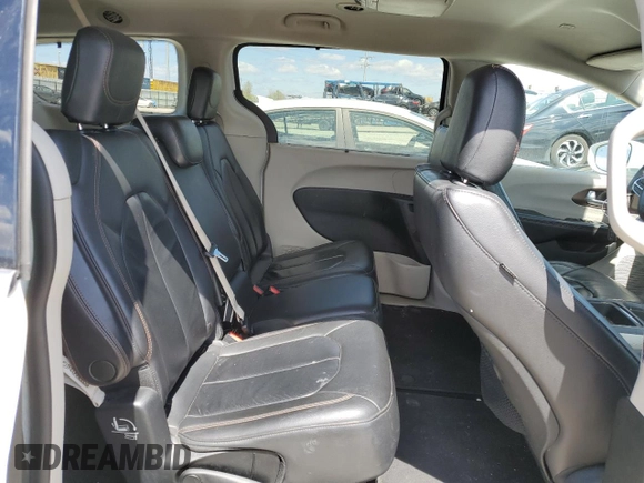 2017 Chrysler Pacifica Touring L with VIN 2C4RC1BG4HR821229, listed as a Copart auction lot 53313955 with 151,475 mi miles and Salvage Title. Bid and sale history available at DreamBid. Image 11.
