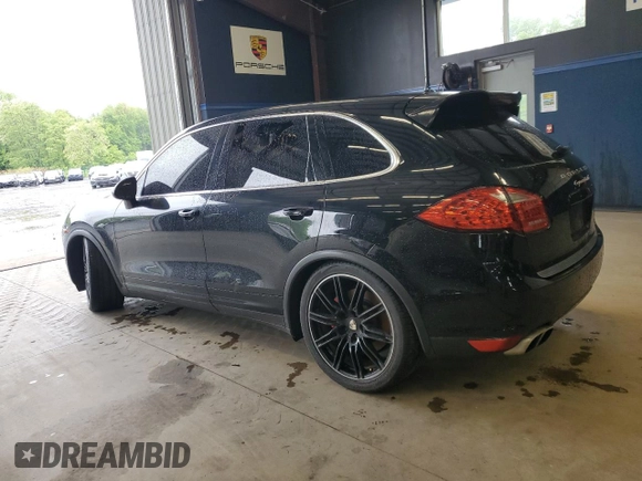 2012 Porsche Cayenne Turbo z VIN WP1AC2A24CLA81660, wystawiony jako Copart lot #58200545 z przebiegiem 161 651 mil mil oraz Czysty tytuł • Clean title. Historia ofert i sprzedaży dostępna na DreamBid. Obrazek 2.