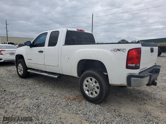 2013 GMC Sierra 2500HD SLE with VIN 1GT220C87DZ329932, listed as a Copart auction lot 74687254 with 111,537 mi miles and Salvage Title. Bid and sale history available at carsss.com. Image 2.