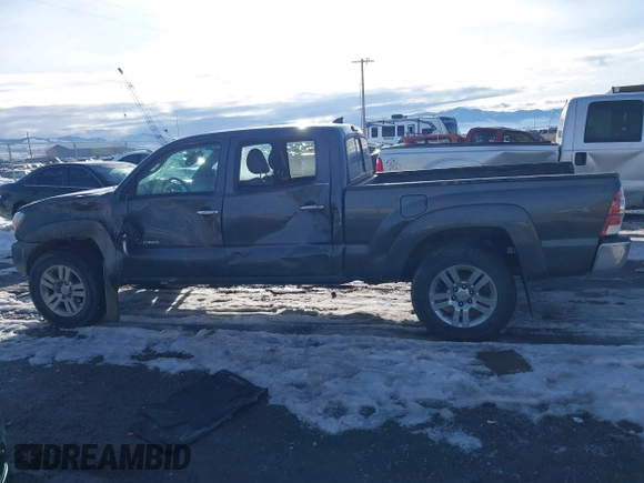 2013 Toyota Tacoma with VIN 3TMMU4FNXDM059768, listed as a IAAI auction lot 41375737 with 227,477 mi miles. Bid and sale history available at carsss.com. Image 14.