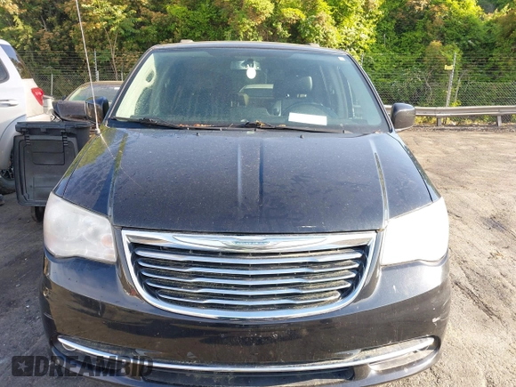 2014 Chrysler Town & Country Touring with VIN 2C4RC1BG1ER453684, listed as a IAAI auction lot 42111596 with 115,572 mi miles. Bid and sale history available at carsss.com. Image 6.