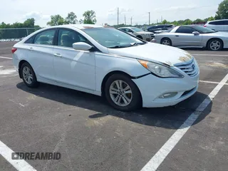 2013 Hyundai Sonata GLS z VIN 5NPEB4AC2DH674482, wystawiony jako IAAI lot #42487657 z przebiegiem 176 264 mil mil oraz . Historia ofert i sprzedaży dostępna na DreamBid. Obrazek 1.