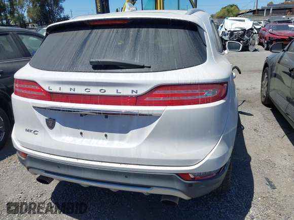 2019 Lincoln MKC Reserve with VIN 5LMCJ3D97KUL44398, listed as a IAAI auction lot 42513739 with 106,078 mi miles and . Bid and sale history available at DreamBid. Image 17.