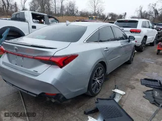 2019 Toyota Avalon XLE with VIN 4T1BZ1FB9KU005475, listed as a IAAI auction lot 41293798 with 111,630 mi miles. Bid and sale history available at carsss.com. Image 4.