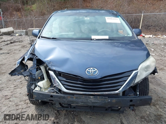 2014 Toyota Sienna XLE with VIN 5TDYK3DC9ES511035, listed as a IAAI auction lot 41884115 with 153,071 mi miles. Bid and sale history available at carsss.com. Image 13.