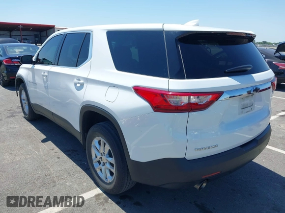 2021 Chevrolet Traverse LS z VIN 1GNERFKW8MJ266373, wystawiony jako IAAI lot #42170670 z przebiegiem 45 457 mil mil oraz . Historia ofert i sprzedaży dostępna na DreamBid. Obrazek 3.