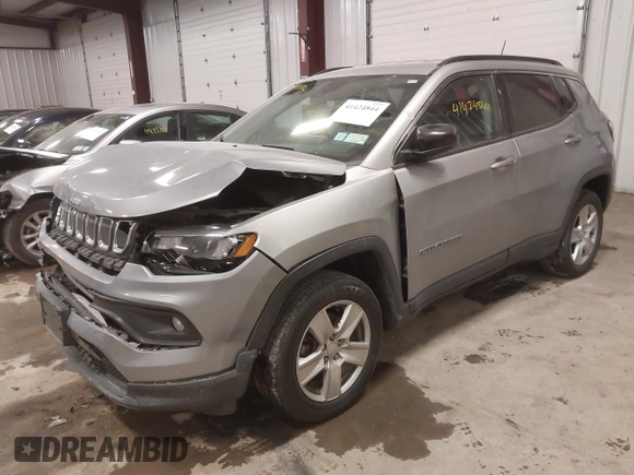 2022 Jeep Compass Latitude with VIN 3C4NJDBB1NT164537, listed as a IAAI auction lot 41424844 with 53,020 mi miles and . Bid and sale history available at DreamBid. Image 17.