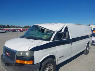 2004 GMC Savana Cargo Van Y3H Paratransit with VIN 1GTHG39U741126300, listed as a IAAI auction lot 41363236 with 247,746 mi miles. Bid and sale history available at carsss.com. Image 6.