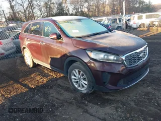 2019 Kia Sorento LX V6 with VIN 5XYPGDA51KG441757, listed as a IAAI auction lot 41768143 with 999,999 mi miles. Bid and sale history available at carsss.com. Image 1.