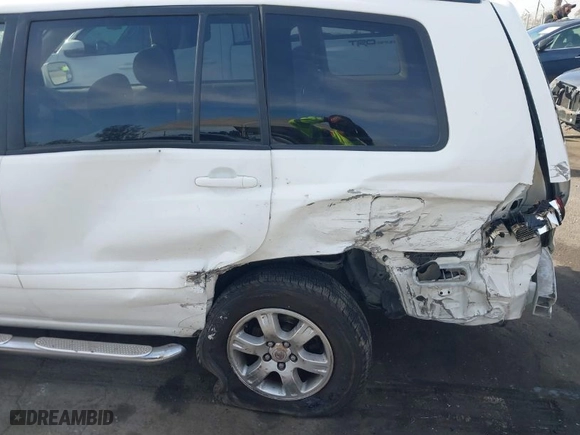 2001 Toyota Highlander with VIN JTEGF21A410020197, listed as a IAAI auction lot 41174592 with 178,271 mi miles. Bid and sale history available at carsss.com. Image 6.
