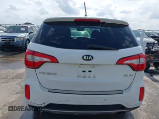 2015 Kia Sorento SX Limited with VIN 5XYKW4A73FG639051, listed as a IAAI auction lot 42106446 with 145,981 mi miles. Bid and sale history available at carsss.com. Image 16.