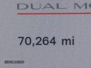2020 Tesla Model 3 Performance z VIN 5YJ3E1EC5LF641593, wystawiony jako IAAI lot #42153291 z przebiegiem 70 264 mil mil oraz . Historia ofert i sprzedaży dostępna na DreamBid. Obrazek 16.