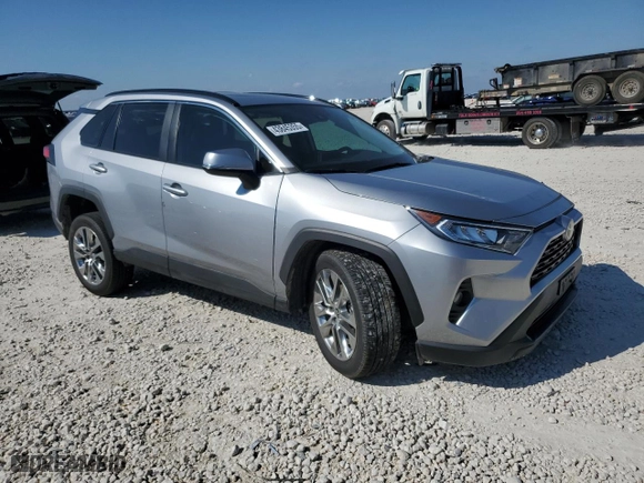 2021 Toyota RAV4 XLE Premium with VIN 2T3C1RFV2MC167755, listed as a Copart auction lot 43845355 with 32,343 mi miles and Salvage Title. Bid and sale history available at carsss.com. Image 4.