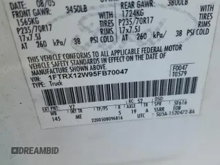 2005 Ford F-150 STX с VIN 1FTRX12W95FB70047, выставлен на аукционе Copart как лот 59154365 с пробегом 209 721 миль миль и Списание • Salvage title. История ставок и продаж доступна на DreamBid. Изображение 12.