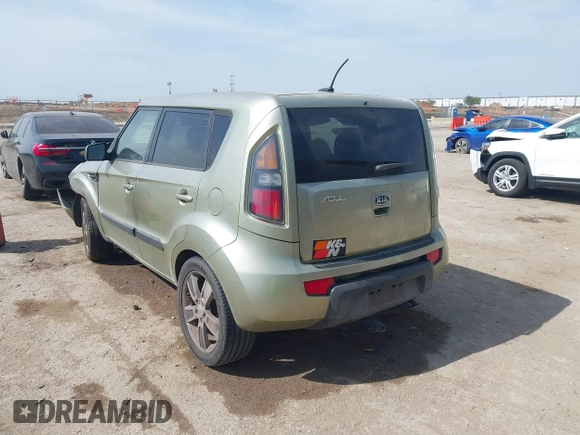 2011 Kia Soul + with VIN KNDJT2A28B7203204, listed as a IAAI auction lot 42028948 with 207,372 mi miles. Bid and sale history available at carsss.com. Image 3.
