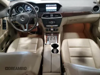 2013 Mercedes-Benz C 250 Sport z VIN WDDGF4HB7DR292456, wystawiony jako Copart lot #66205575 z przebiegiem 201 874 mil mil oraz Czysty tytuł • Clean title. Historia ofert i sprzedaży dostępna na DreamBid. Obrazek 8.