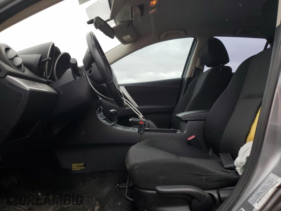 2013 Mazda 3 i Touring z VIN JM1BL1L7XD1799137, wystawiony jako Copart lot #52456445 z przebiegiem 175 319 mil mil oraz Szkoda całkowita • Salvage title. Historia ofert i sprzedaży dostępna na DreamBid. Obrazek 7.