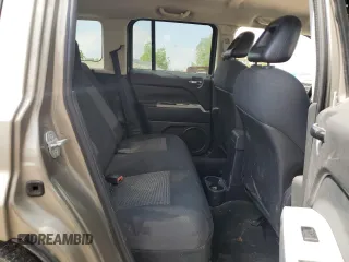 2008 Jeep Patriot Sport z VIN 1J8FT28W58D744423, wystawiony jako Copart lot #53795645 z przebiegiem 244 640 mil mil oraz Szkoda całkowita • Salvage title. Historia ofert i sprzedaży dostępna na DreamBid. Obrazek 10.