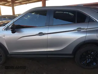2024 Mitsubishi Eclipse Cross LE z VIN JA4ATVAA8RZ062944, wystawiony jako IAAI lot #41760306 z przebiegiem 8 755 mil mil oraz . Historia ofert i sprzedaży dostępna na DreamBid. Obrazek 14.