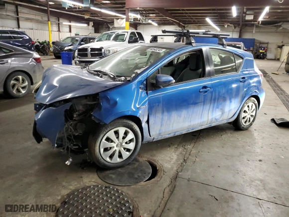 2013 Toyota Prius c One with VIN JTDKDTB36D1543360, listed as a Copart auction lot 44540245 with 195,134 mi miles and Salvage Title. Bid and sale history available at carsss.com. Image 1.