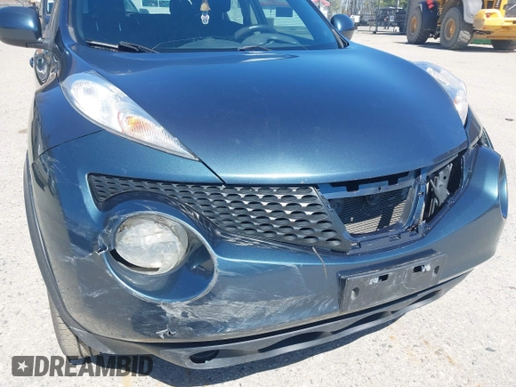 2013 Nissan Juke S with VIN JN8AF5MR2DT220192, listed as a IAAI auction lot 42114431 with 200,651 mi miles. Bid and sale history available at carsss.com. Image 6.