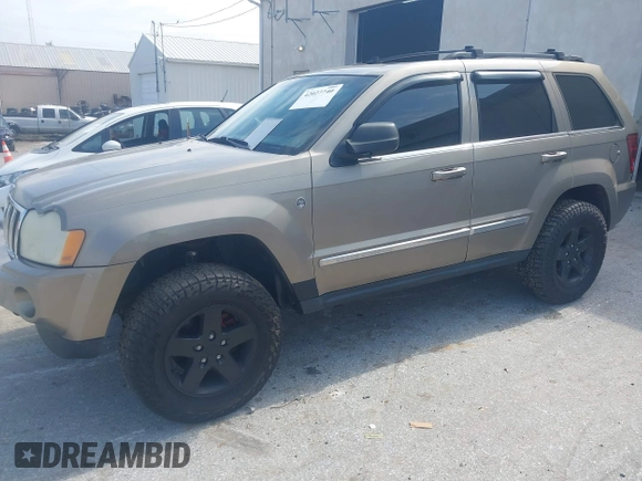 2005 Jeep Grand Cherokee Limited with VIN 1J4HR58N95C510465, listed as a IAAI auction lot 42027740 with 153,451 mi miles. Bid and sale history available at carsss.com. Image 2.