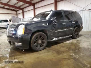 2013 Cadillac Escalade Platinum Edition with VIN 1GYS4DEFXDR106971, listed as a Copart auction lot 87660985 with 197,951 mi miles and Salvage Title. Bid and sale history available at carsss.com. Image 1.