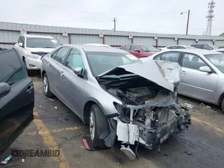 2015 Toyota Camry XLE z VIN 4T4BF1FK0FR447002, wystawiony jako IAAI lot #41917514 z przebiegiem Nie podano mil oraz . Historia ofert i sprzedaży dostępna na DreamBid. Obrazek 1.
