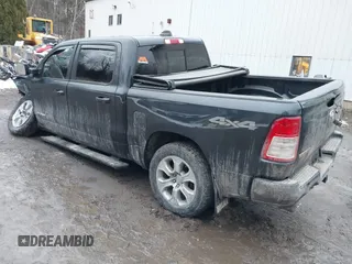 2019 Ram 1500 Big Horn z VIN 1C6SRFFT6KN811253, wystawiony jako IAAI lot #41071264 z przebiegiem 83 624 mil mil oraz . Historia ofert i sprzedaży dostępna na DreamBid. Obrazek 3.