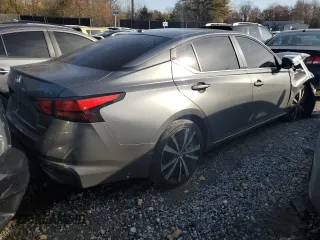 2019 Nissan Altima SR with VIN 1N4AL4CV1KC225349, listed as a Copart auction lot 79495454 with 87,661 mi miles and Salvage Title. Bid and sale history available at carsss.com. Image 3.