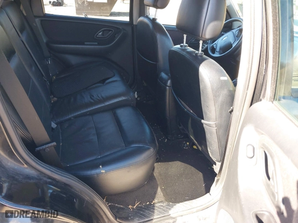 2005 Ford Escape Limited with VIN 1FMCU04155KE23314, listed as a IAAI auction lot 41685671 with 265,731 mi miles. Bid and sale history available at carsss.com. Image 8.