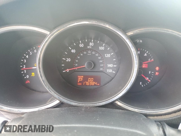 2012 Kia Sorento LX with VIN 5XYKT4A28CG267697, listed as a Copart auction lot 81220954 with 176,984 mi miles and Non Repairable. Bid and sale history available at carsss.com. Image 9.
