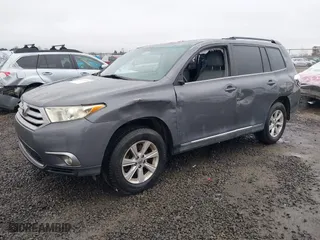 2011 Toyota Highlander with VIN 5TDZK3EH2BS024396, listed as a IAAI auction lot 41009975 with 188,597 mi miles. Bid and sale history available at carsss.com. Image 2.