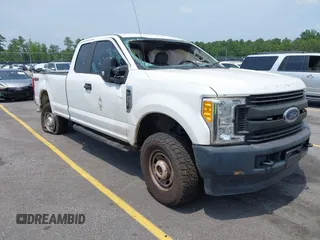 2017 Ford F-250 XLT с VIN 1FT7X2B62HEE58337, выставлен на аукционе IAAI как лот 42553732 с пробегом 136 291 миль миль и . История ставок и продаж доступна на DreamBid. Изображение 1.