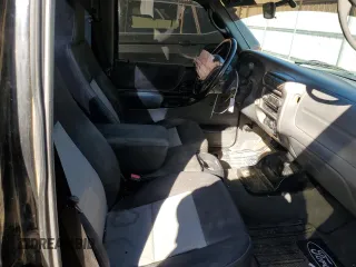 2005 Ford Ranger XL z VIN 1FTYR10D55PA23693, wystawiony jako Copart lot #48009745 z przebiegiem 197 266 mil mil oraz Szkoda całkowita • Salvage title. Historia ofert i sprzedaży dostępna na DreamBid. Obrazek 10.