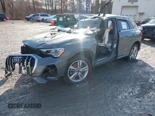 2022 Audi Q3 S line Premium z VIN WA1DECF30N1005992, wystawiony jako IAAI lot #41101352 z przebiegiem 37 399 mil mil oraz . Historia ofert i sprzedaży dostępna na DreamBid. Obrazek 16.